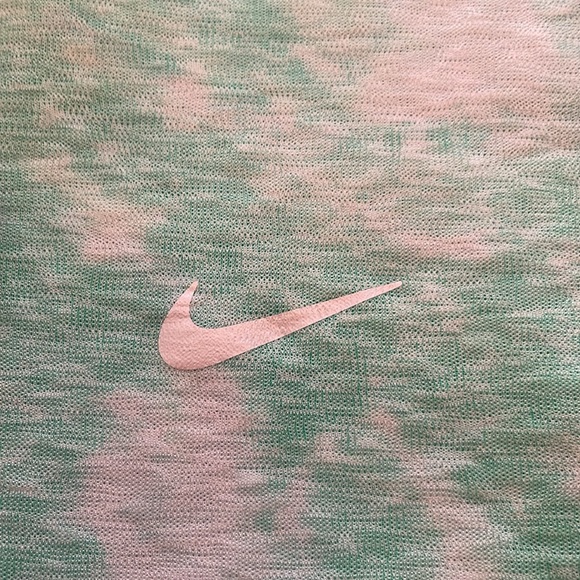 Woman’s Nike Dri Fit Hoodie Teal Medium - Picture 5 of 6